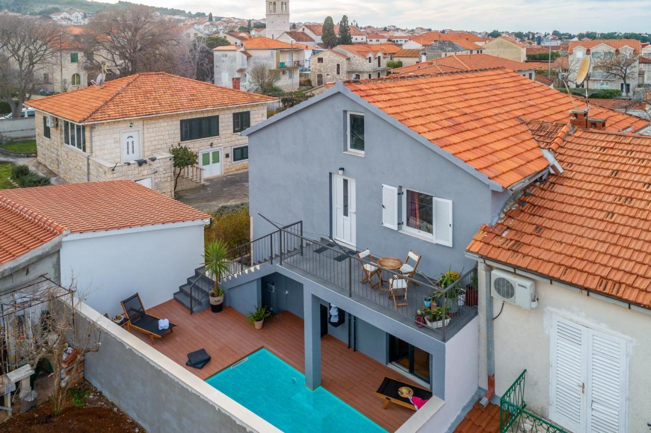 Apartment Lota With Heated Pool On Top Location Supetar Zewnętrze zdjęcie